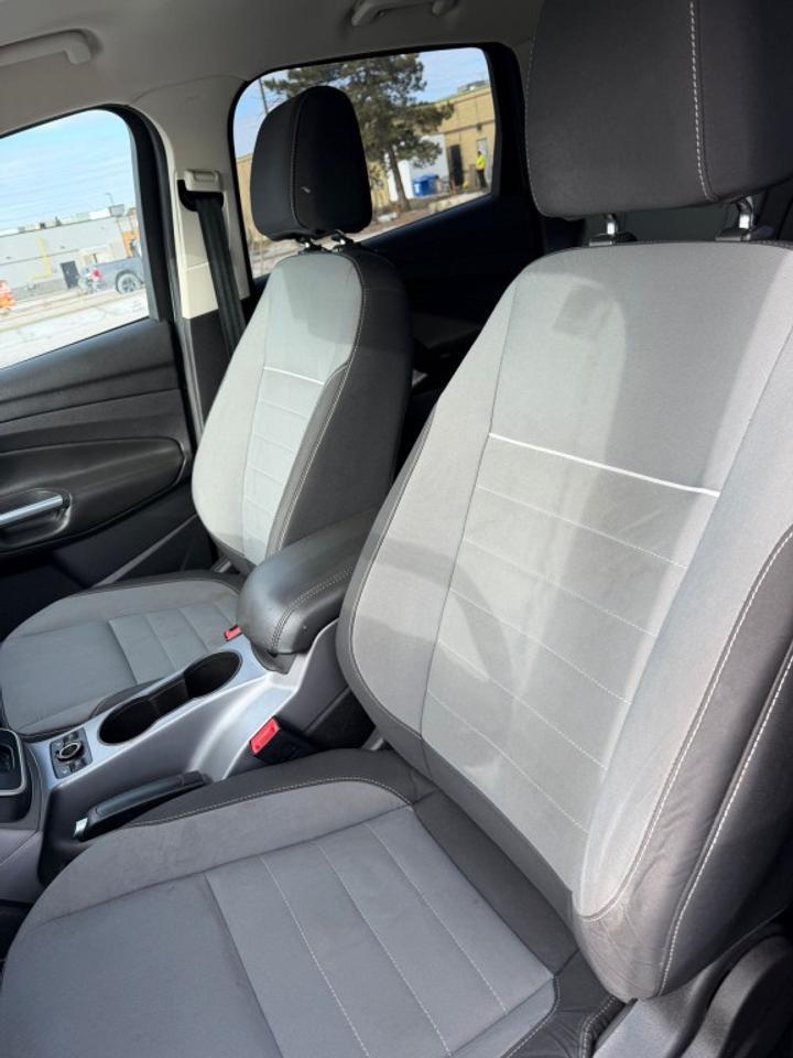 2013 Ford Escape SE 4dr Front-wheel Drive Automatic Photo