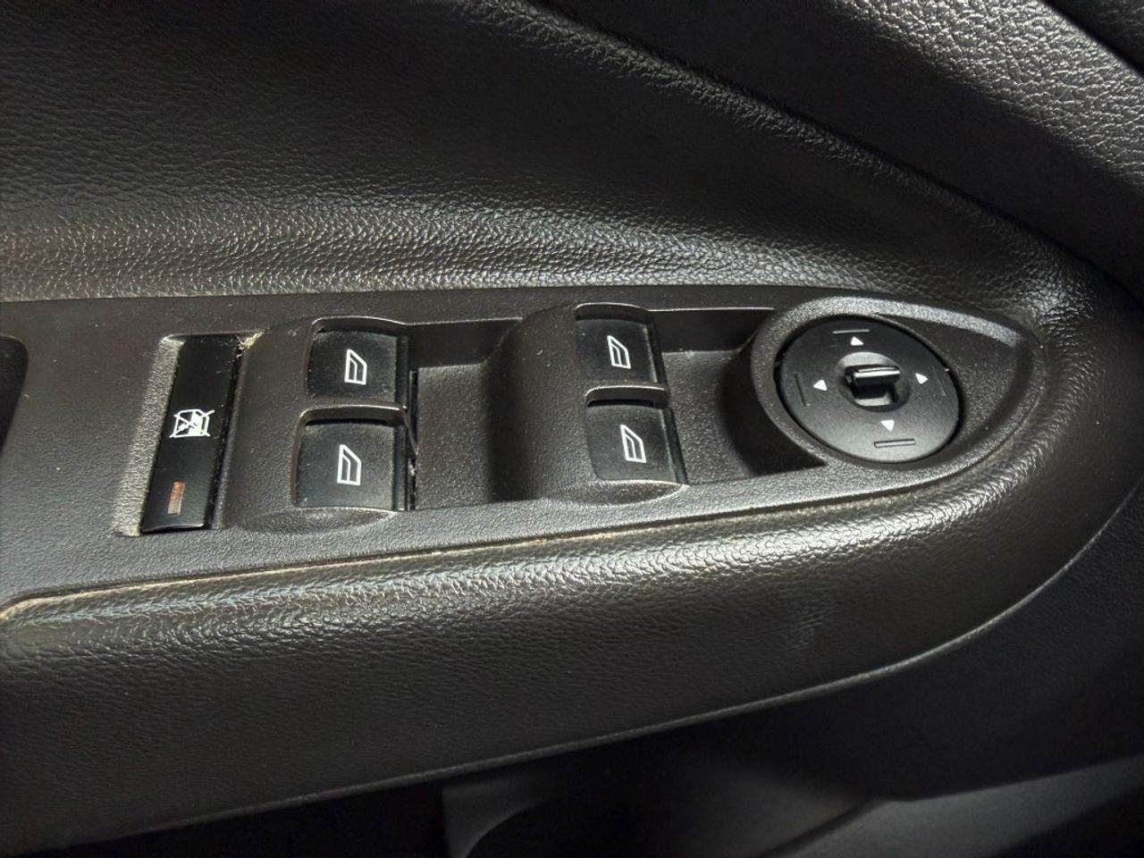 2013 Ford Escape SE 4dr Front-wheel Drive Automatic Photo