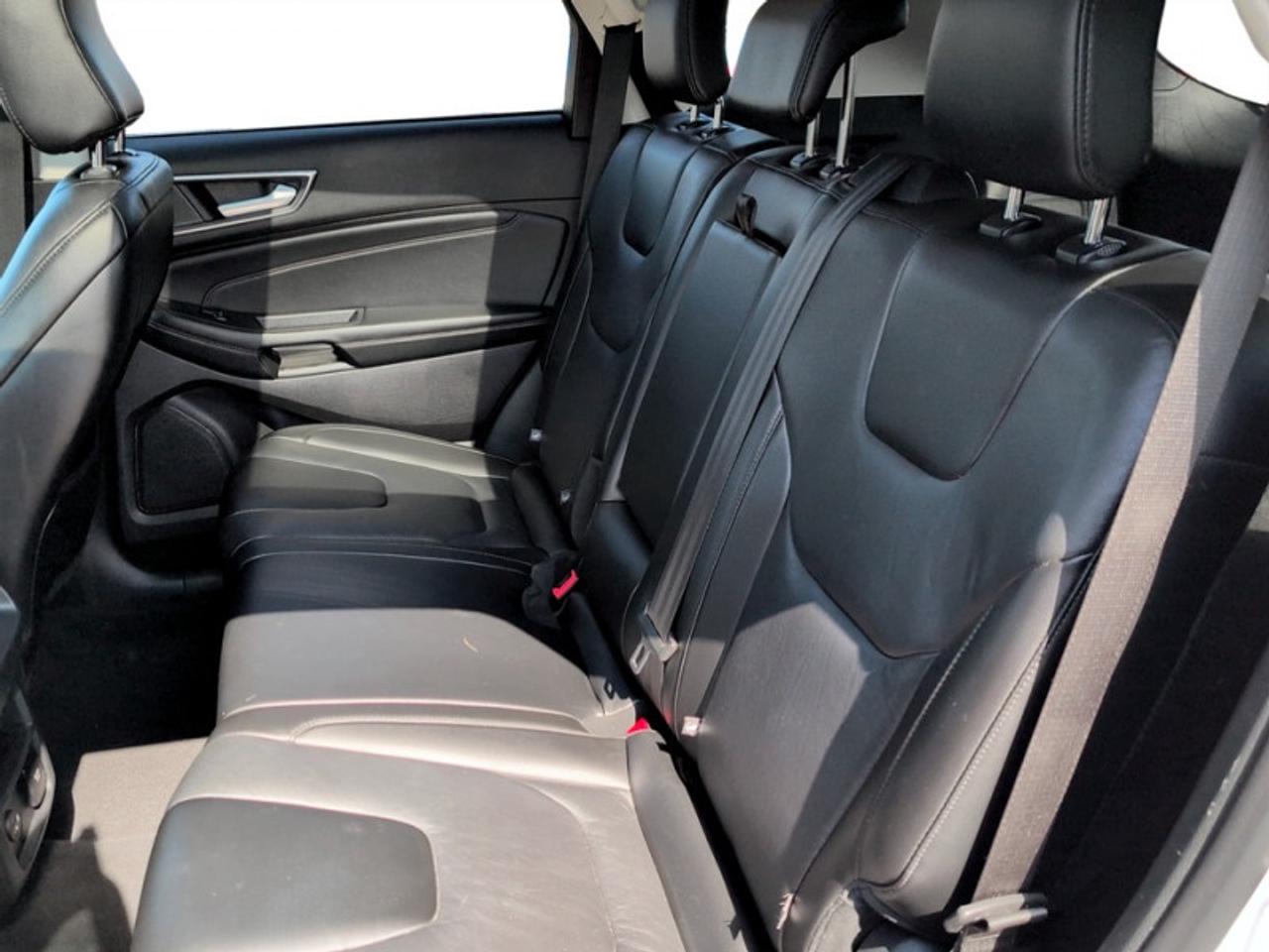 2021 Ford Edge Titanium  **LEATHER - PANO ROOF** Photo