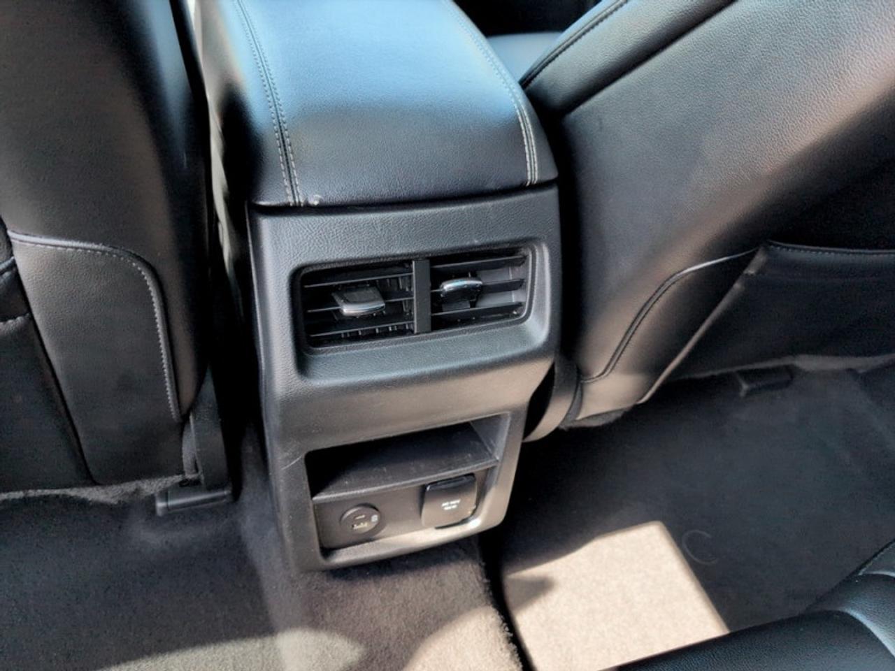 2021 Ford Edge Titanium  **LEATHER - PANO ROOF** Photo