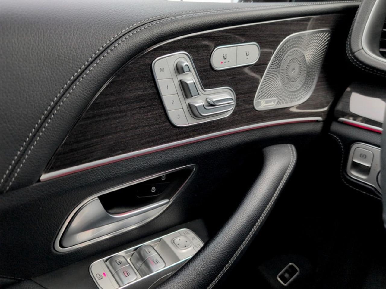 2021 Mercedes-Benz GLE 350 4MATIC®  **VERY CLEAN** Photo