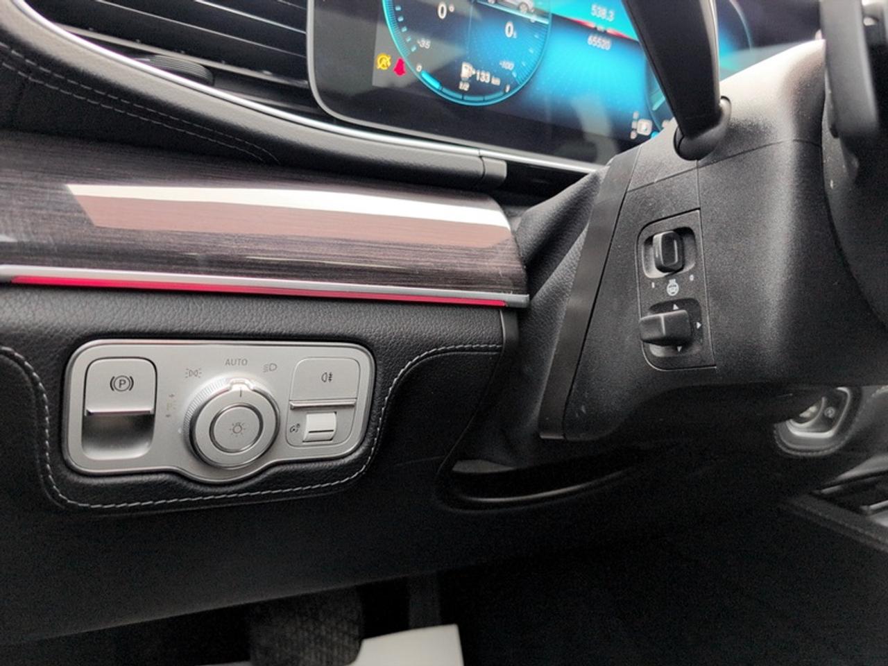 2021 Mercedes-Benz GLE 350 4MATIC®  **VERY CLEAN** Photo