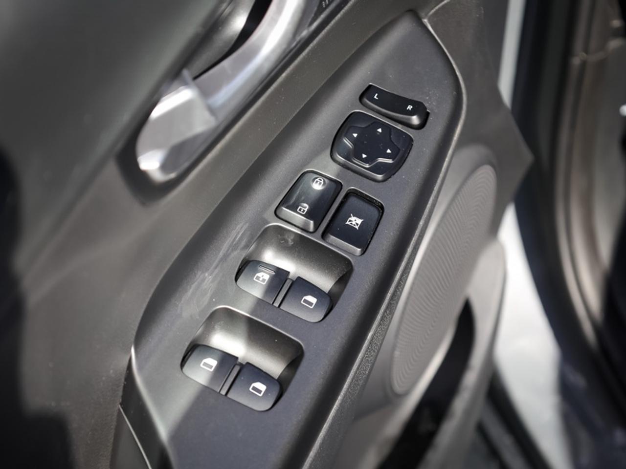 2023 Hyundai KONA Electric Preferred w/Two-Tone Roof Photo