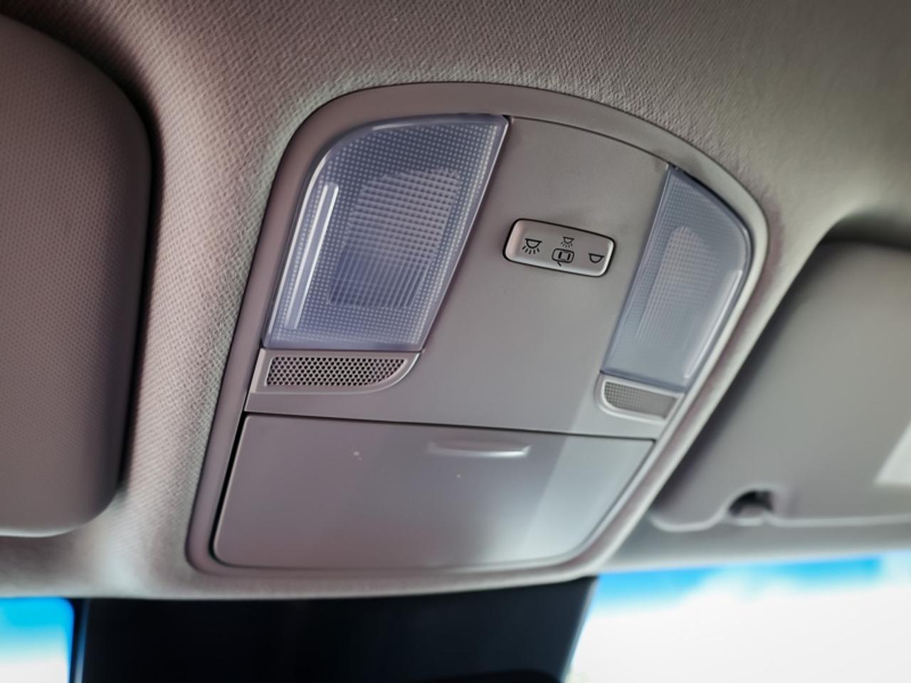 2023 Hyundai KONA Electric Preferred w/Two-Tone Roof Photo