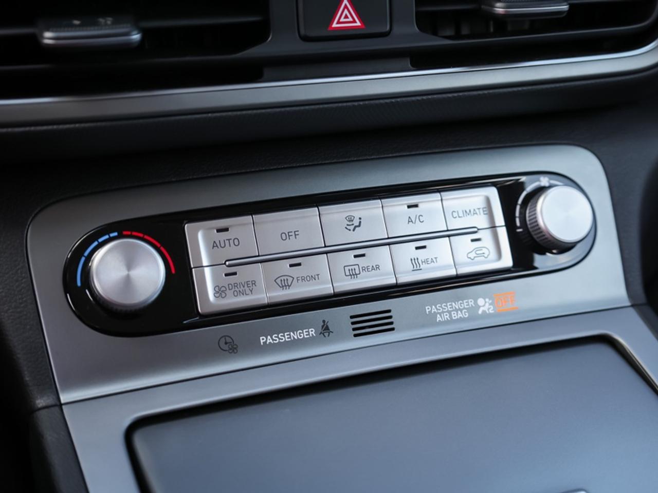 2023 Hyundai KONA Electric Preferred w/Two-Tone Roof Photo