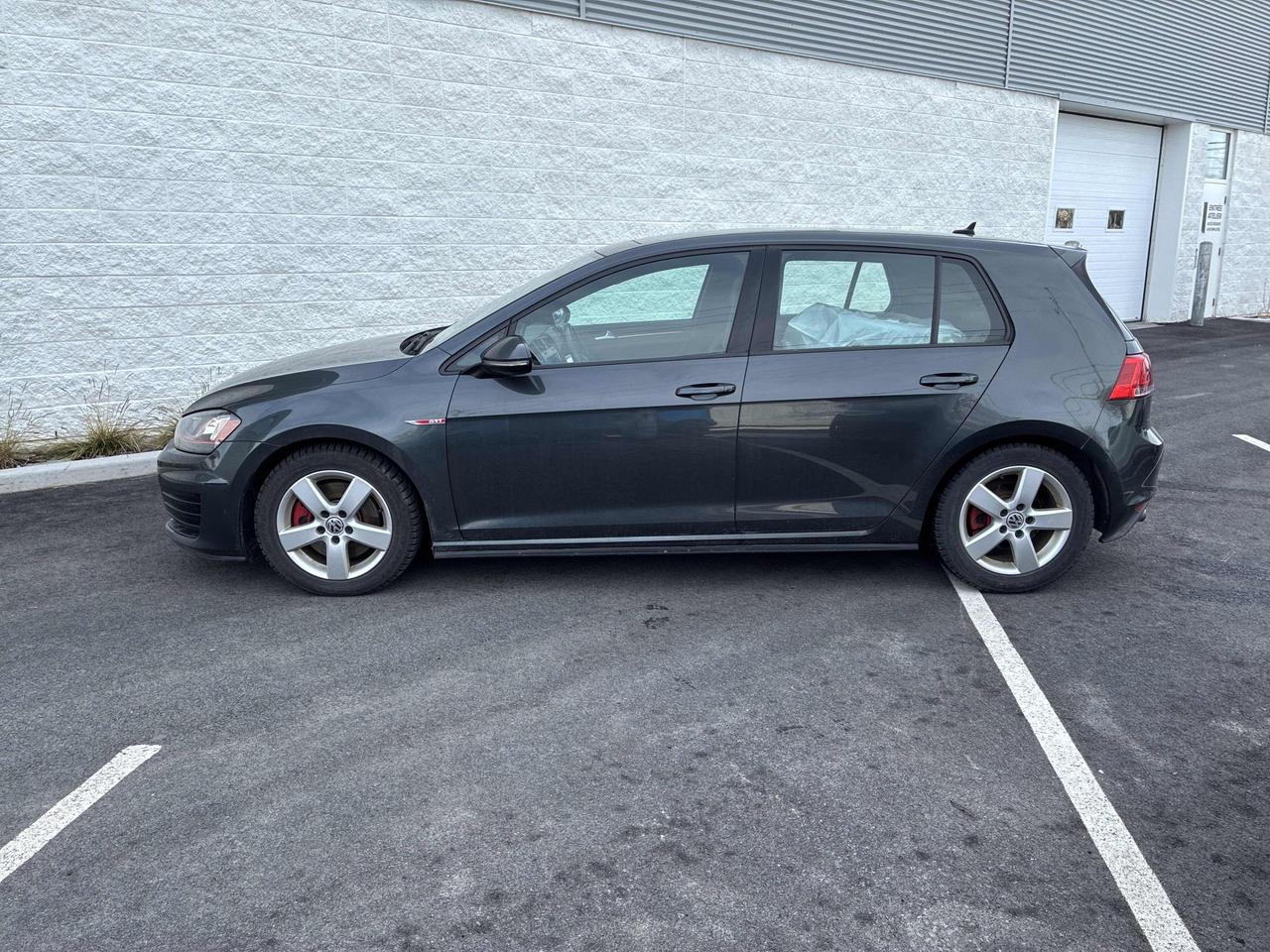2015 Volkswagen Golf Autobahn - 6SPD, LEATHER, SUNROOF, HEATED SEATS!!! Photo3