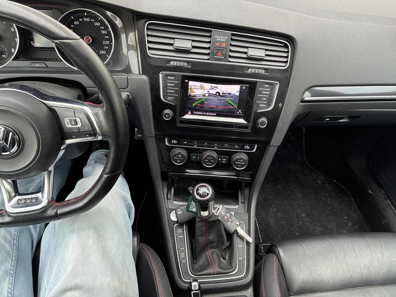 2015 Volkswagen Golf Autobahn - 6SPD, LEATHER, SUNROOF, HEATED SEATS!!! Photo14