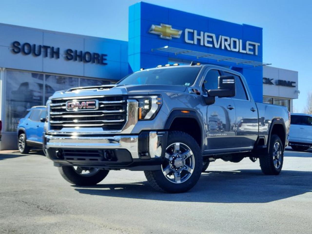 4WD Crew Cab 159 SLE, 10-Speed Automatic, Turbocharged Diesel V8 6.6L/
