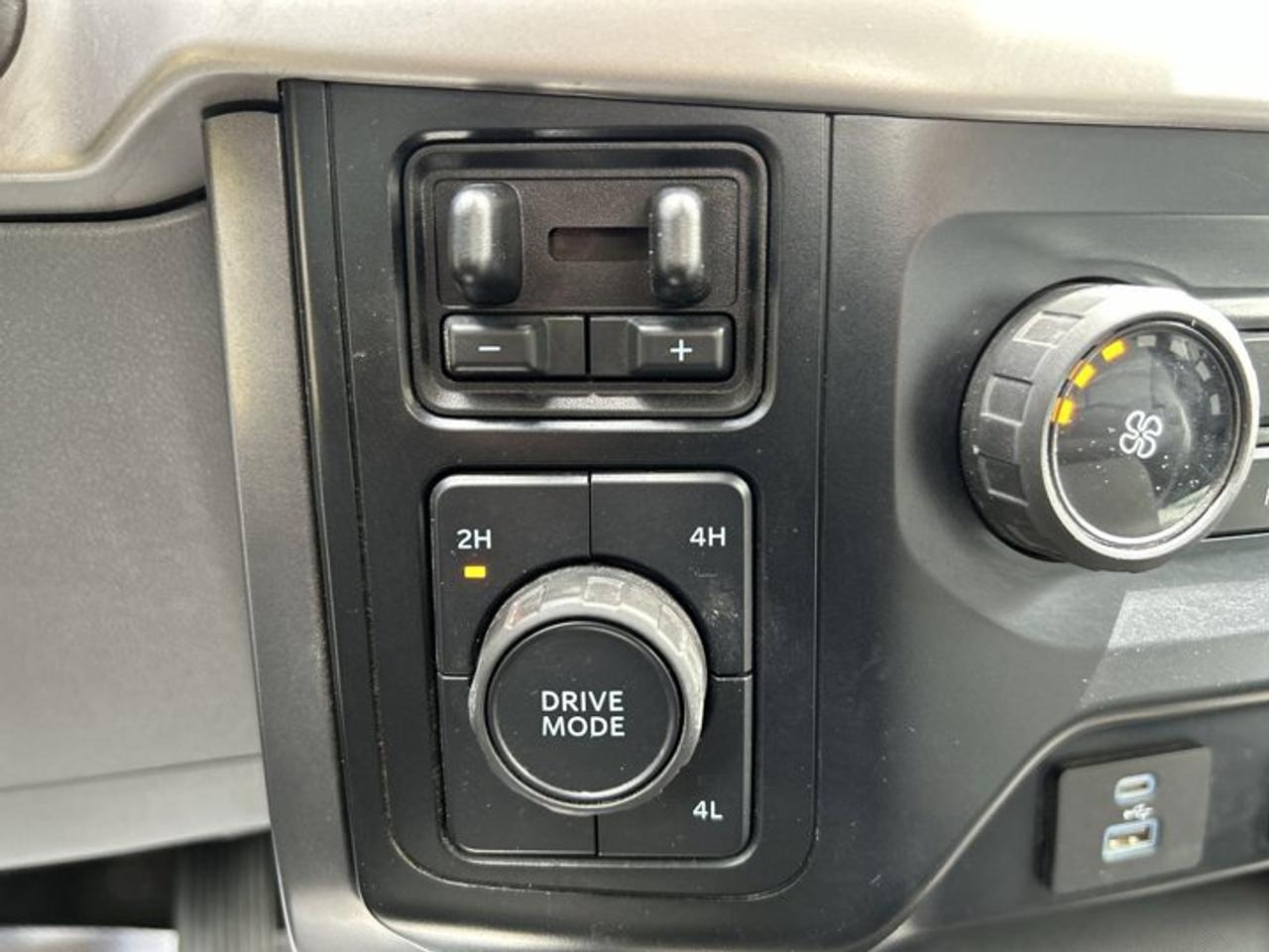 2023 Ford F-150 XLT Photo