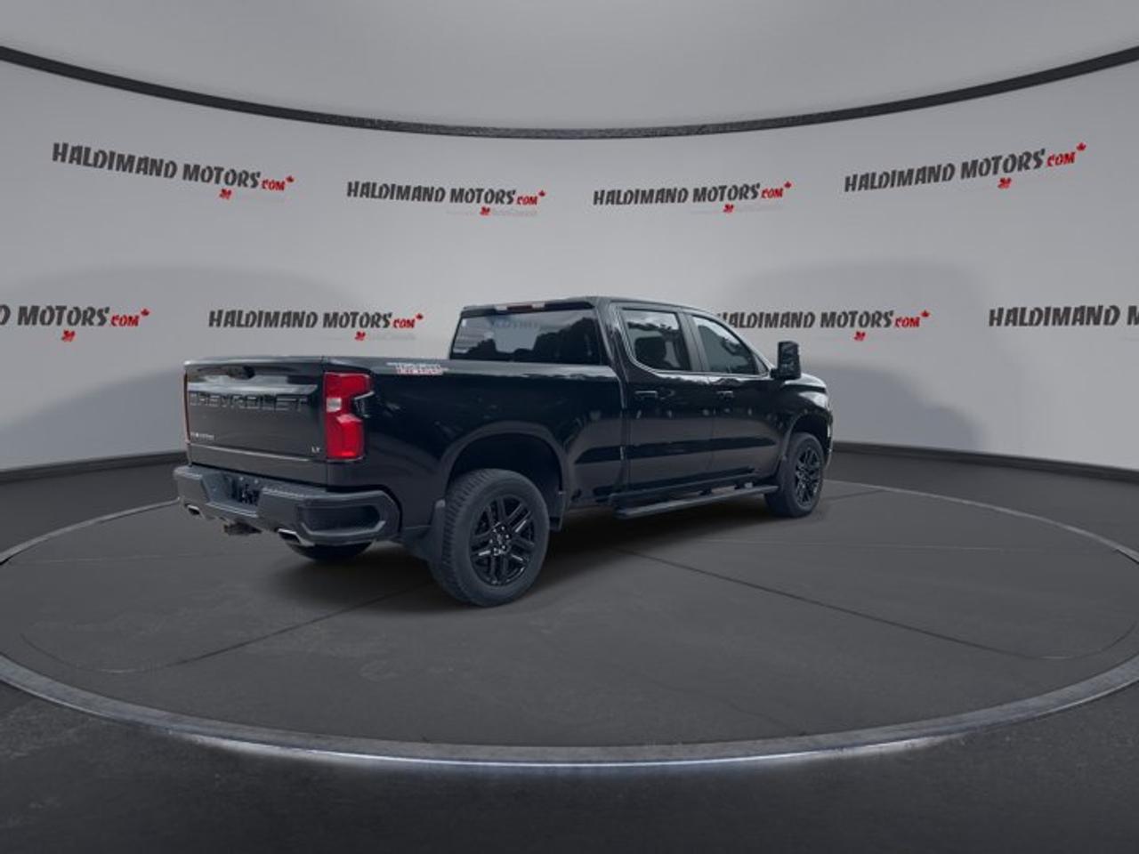 2022 Chevrolet Silverado 1500 LT Trail Boss Crew Cab 4WD | Heated Steering | No accidents Photo