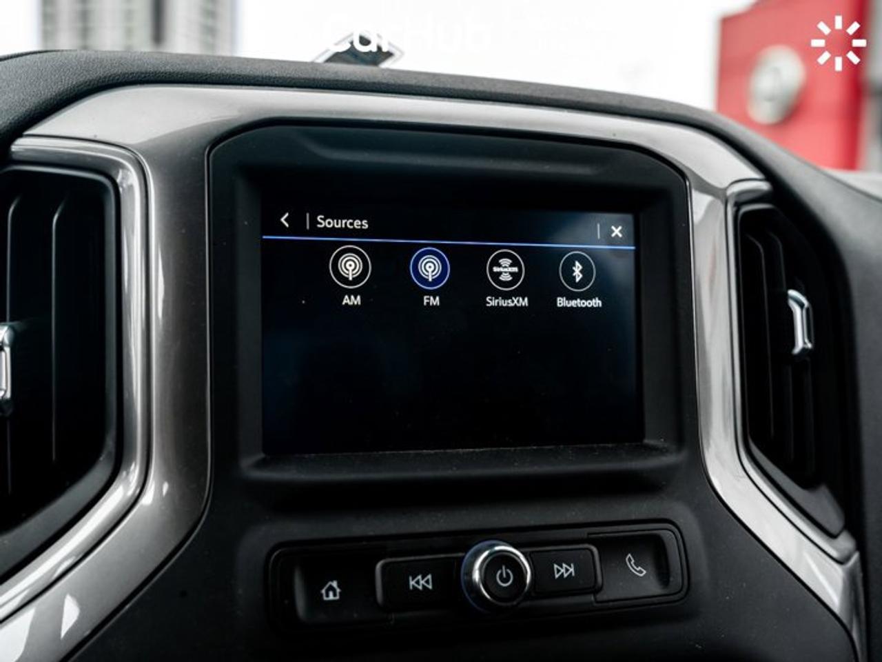 2024 Chevrolet Silverado 1500 Custom Trail Boss 157'' Remote Start Side Steps Apple CarPlay Android Auto Photo