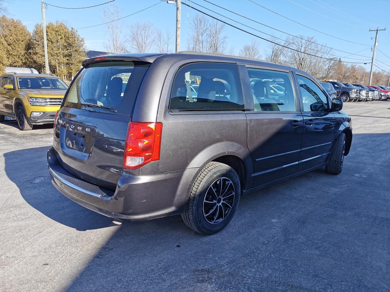 2016 Dodge Grand Caravan SE Photo4