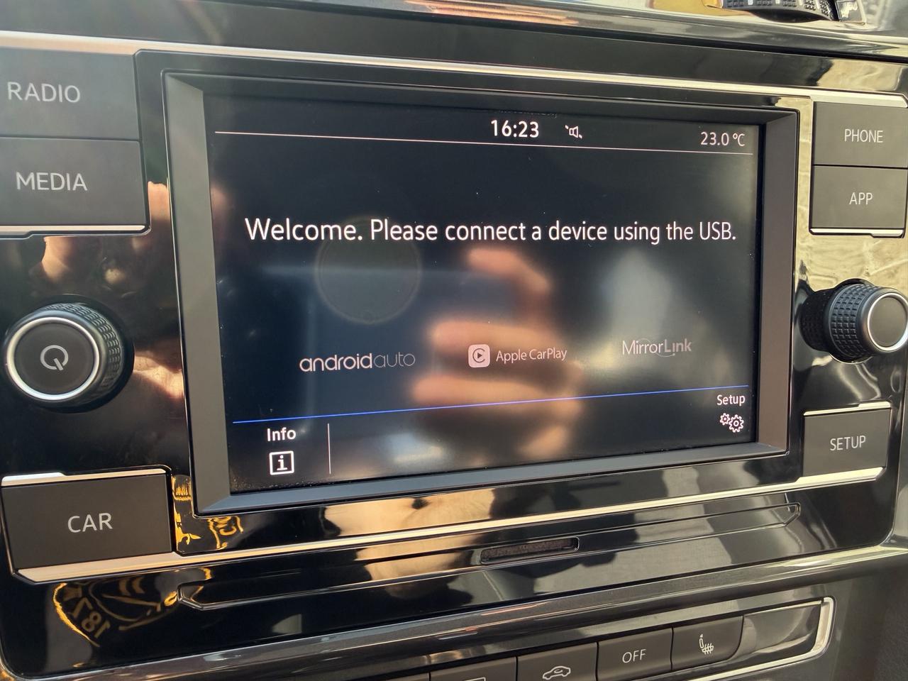 2019 Volkswagen Golf Comfortline - YES ONLY 22,000KM!! HEATED SEATS!!! Photo