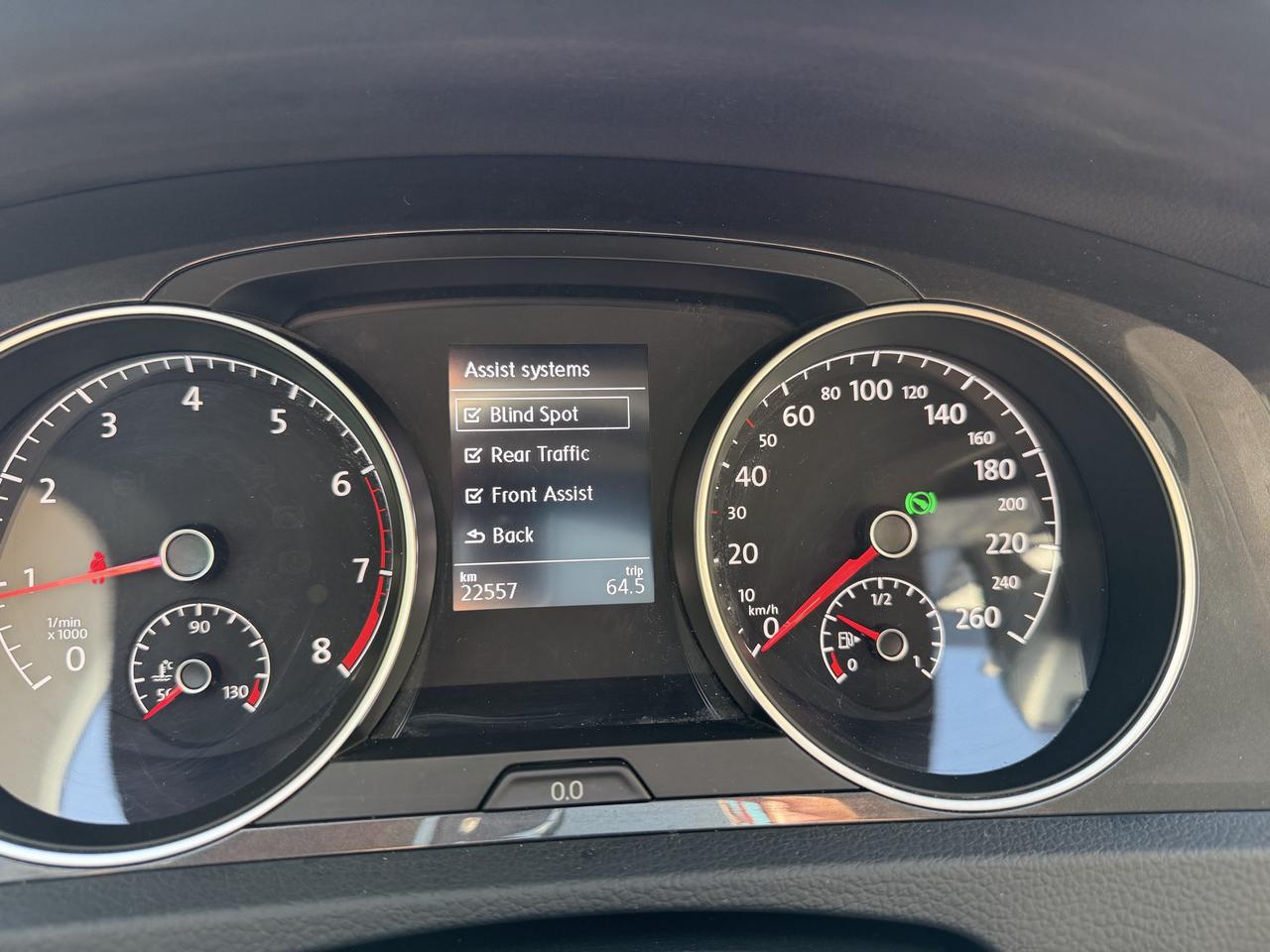 2019 Volkswagen Golf Comfortline - YES ONLY 22,000KM!! HEATED SEATS!!! Photo