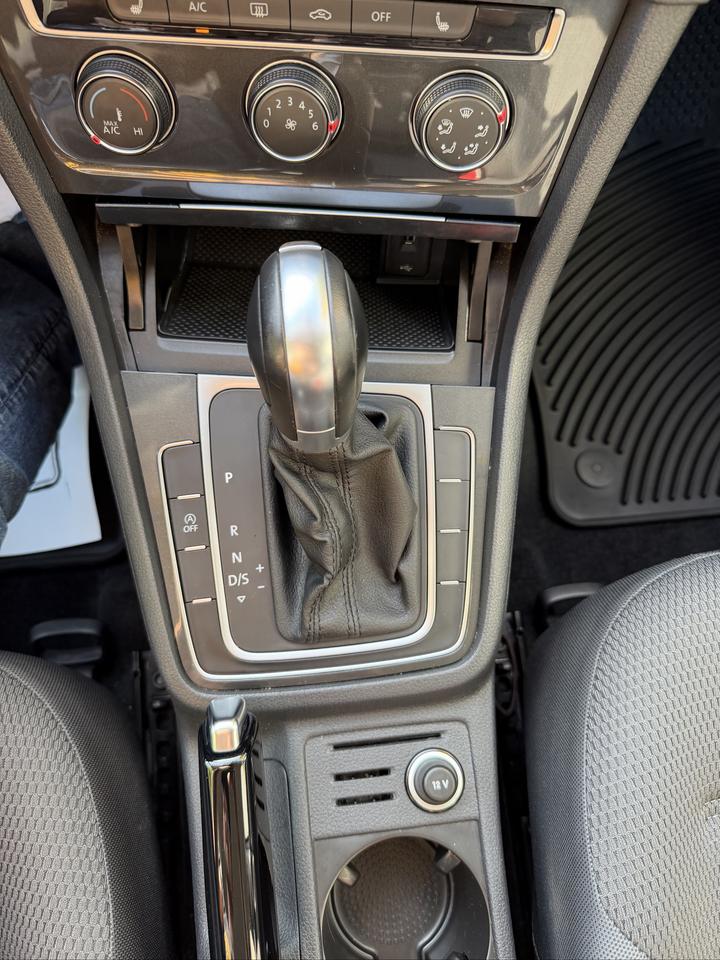 2019 Volkswagen Golf Comfortline - YES ONLY 22,000KM!! HEATED SEATS!!! - Photo #29