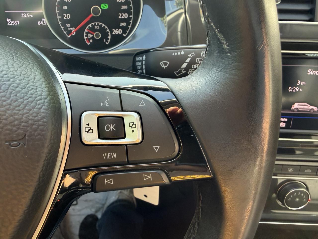 2019 Volkswagen Golf Comfortline - YES ONLY 22,000KM!! HEATED SEATS!!! Photo
