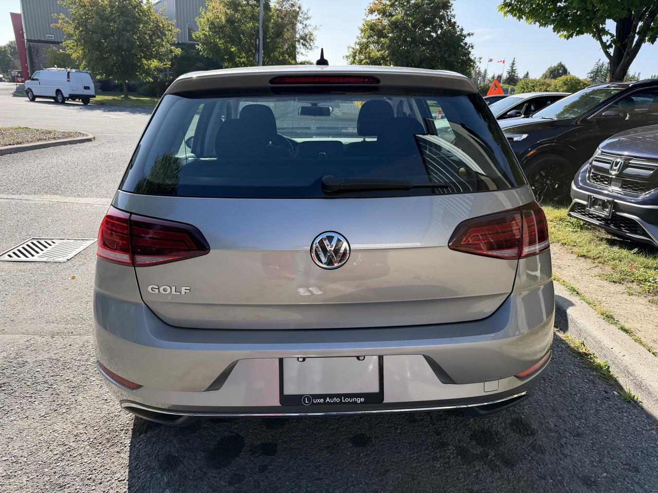2019 Volkswagen Golf Comfortline - YES ONLY 22,000KM!! HEATED SEATS!!! Photo