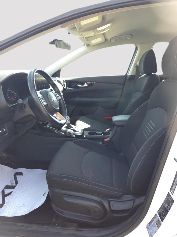 2021 Kia Forte Sedan EX IVT Photo