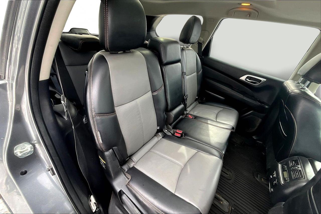 2020 Nissan Pathfinder | 4X4 | 3.5L V6 | 7 Seater | North Bay | Photo