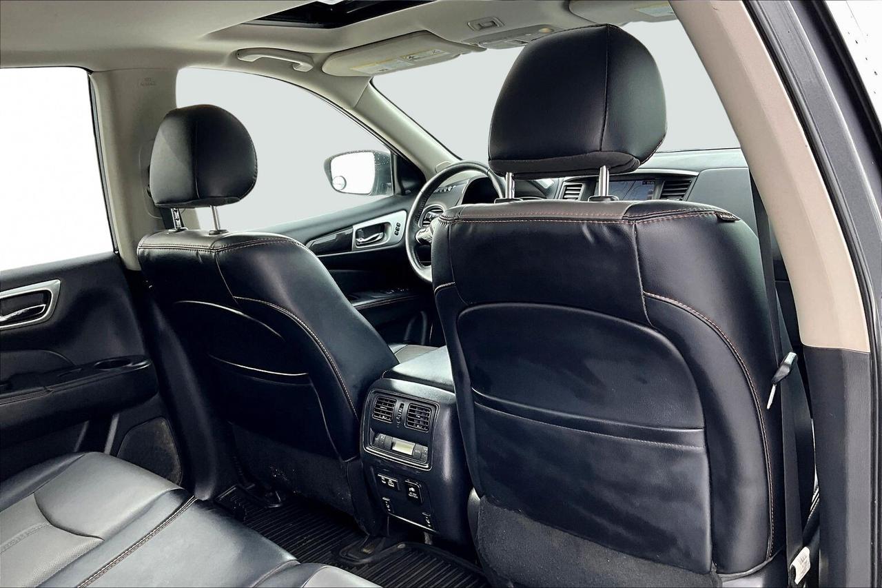 2020 Nissan Pathfinder | 4X4 | 3.5L V6 | 7 Seater | North Bay | Photo