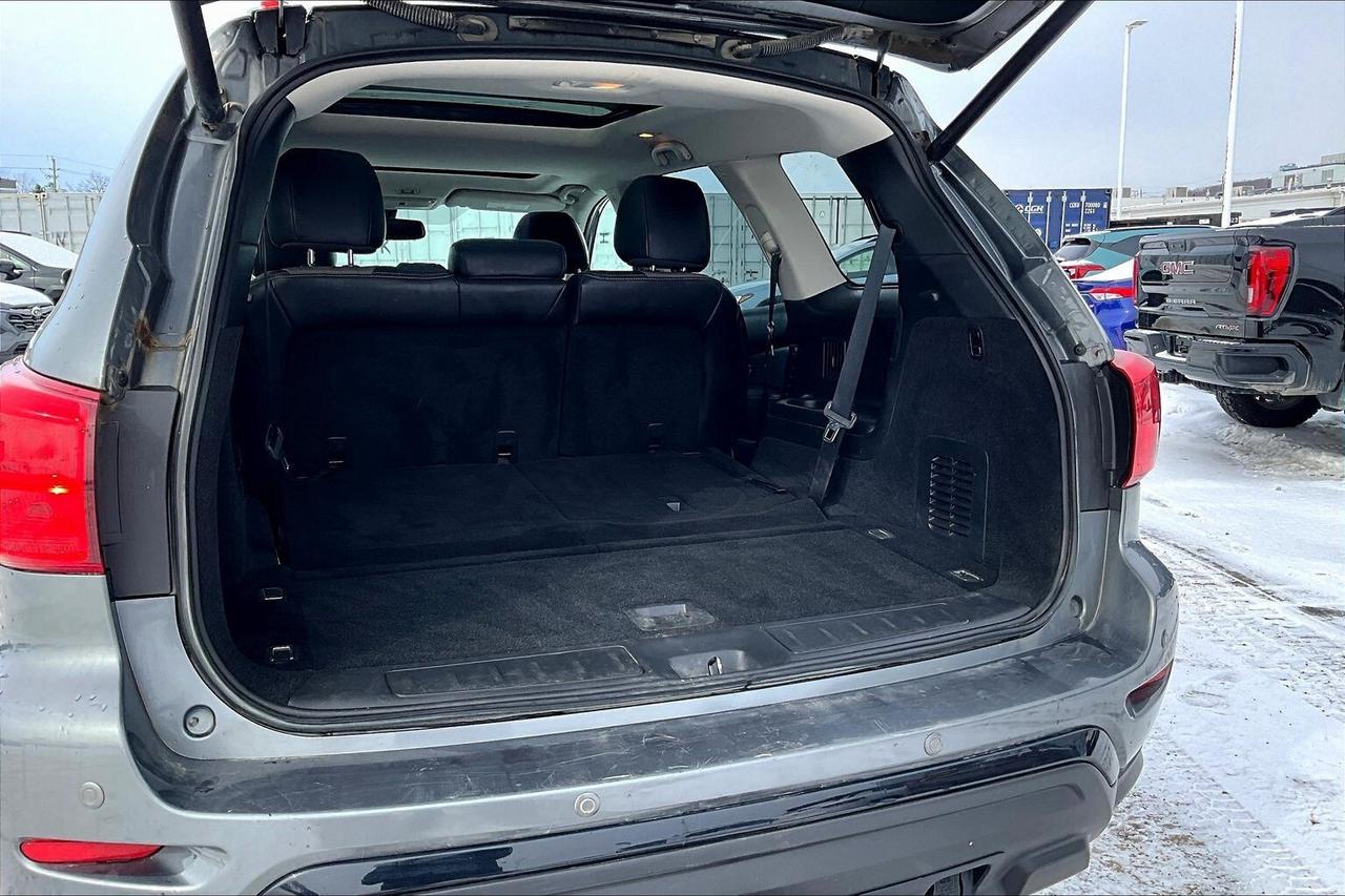 2020 Nissan Pathfinder | 4X4 | 3.5L V6 | 7 Seater | North Bay | Photo