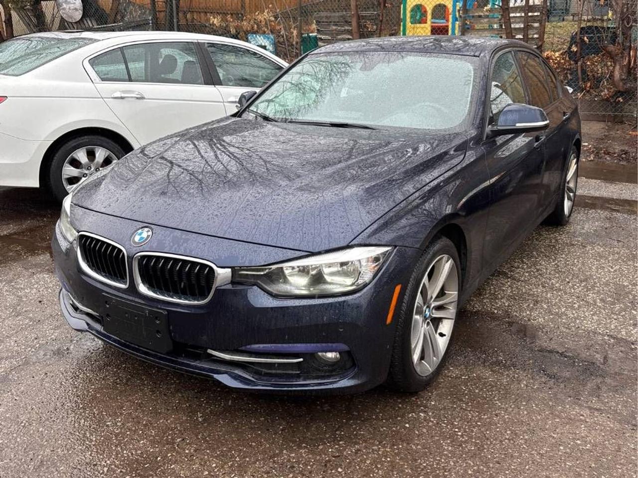 2016 BMW 3 Series 320i xDrive-SPORT PKG, LEATHER, SUNROOF, HTD SEATS Photo24