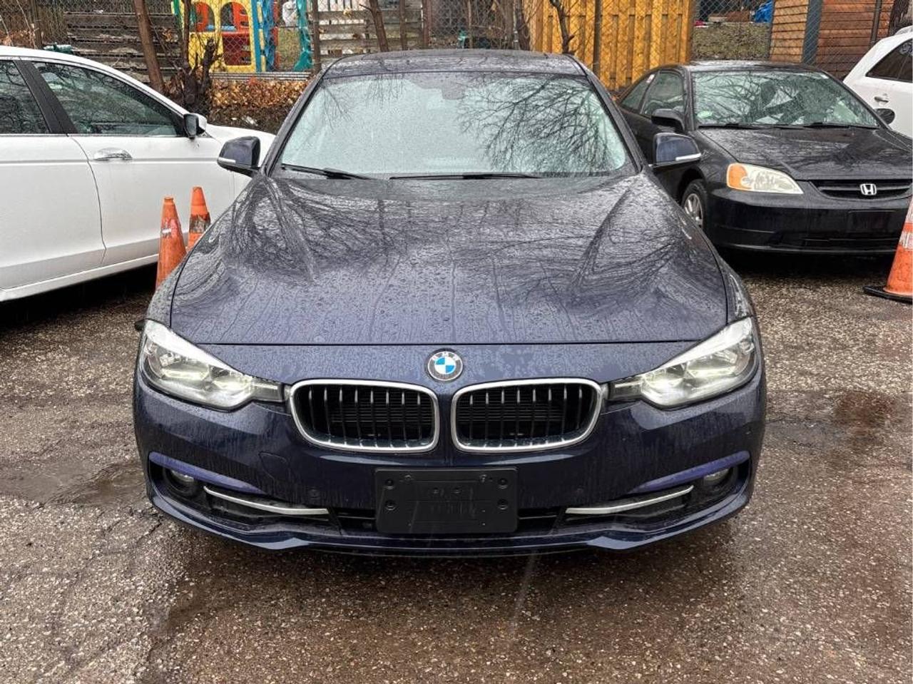 2016 BMW 3 Series 320i xDrive-SPORT PKG, LEATHER, SUNROOF, HTD SEATS Photo12