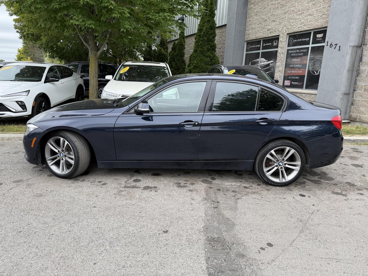 2016 BMW 3 Series 320i xDrive-SPORT PKG, LEATHER, SUNROOF, HTD SEATS Photo
