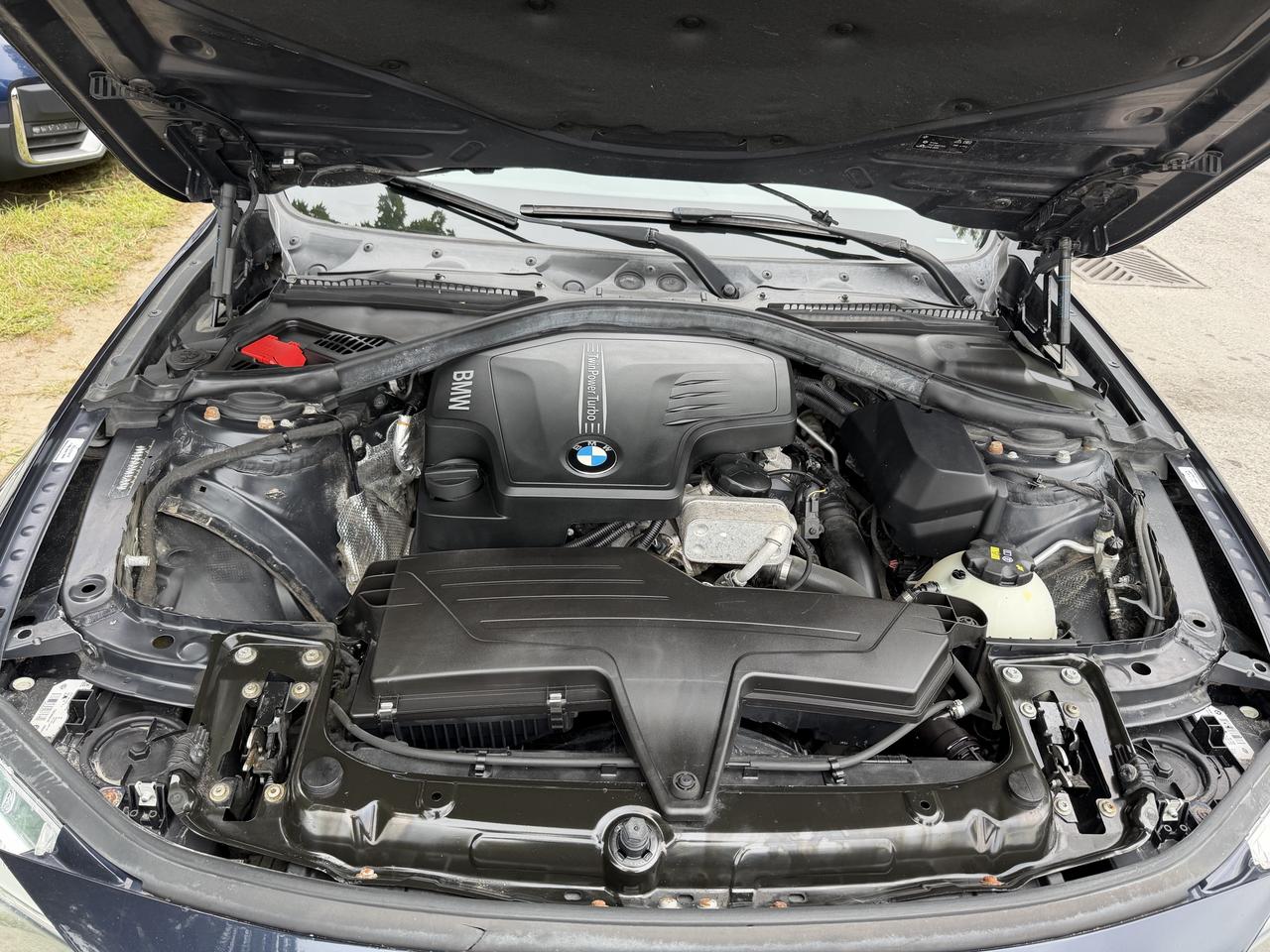 2016 BMW 3 Series 320i xDrive-SPORT PKG, LEATHER, SUNROOF, HTD SEATS Photo