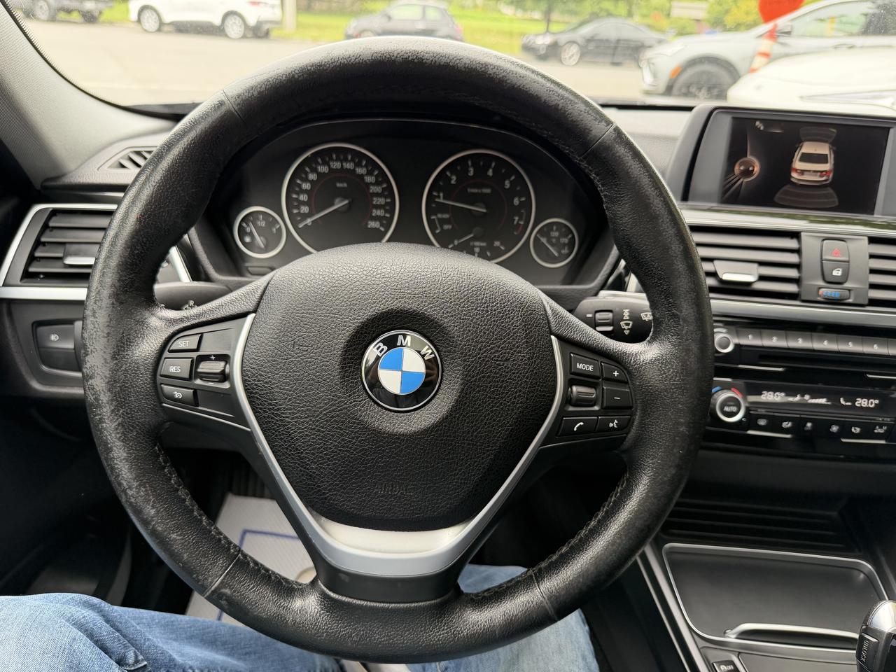 2016 BMW 3 Series 320i xDrive-SPORT PKG, LEATHER, SUNROOF, HTD SEATS - Photo #22