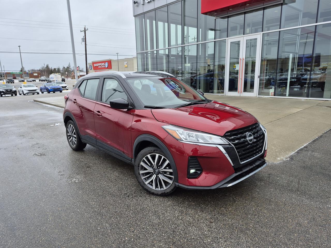 2024 Nissan Kicks SV LOW KMS - TWO TONE