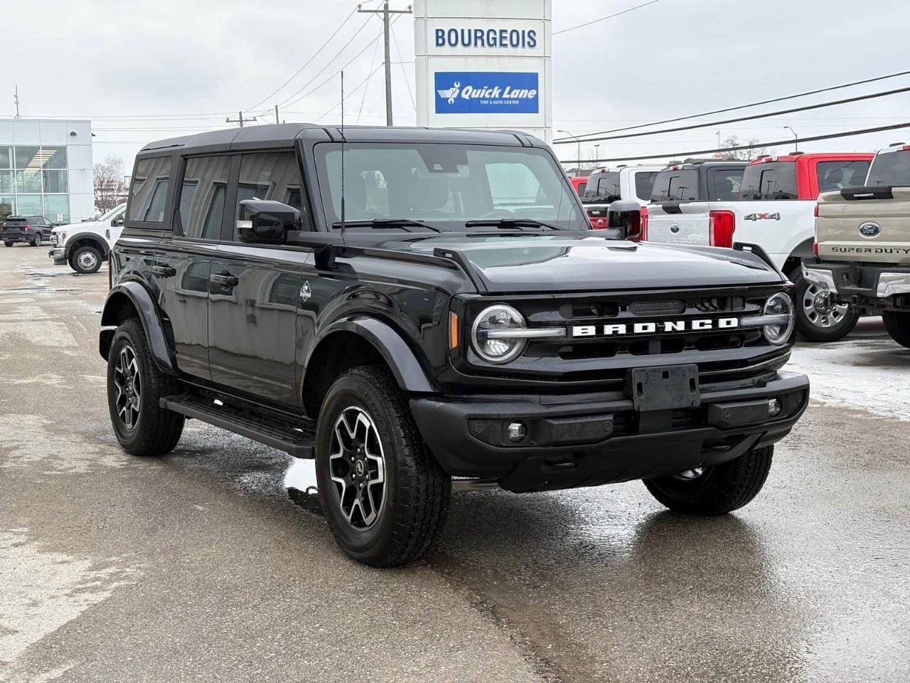 2024 Ford Bronco OUTER BANKS 4 DOOR 4X4 Photo