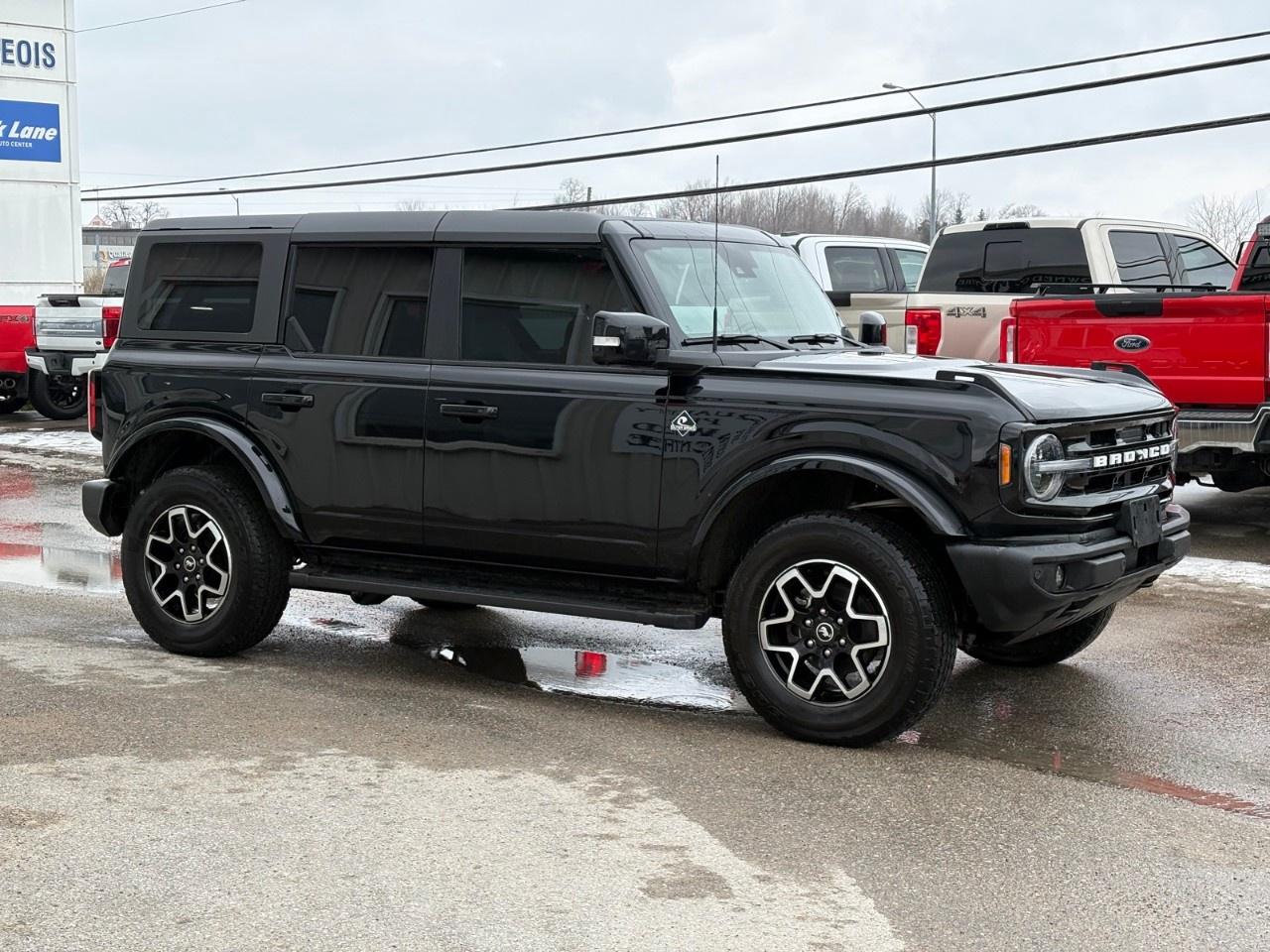 2024 Ford Bronco OUTER BANKS 4 DOOR 4X4 Photo