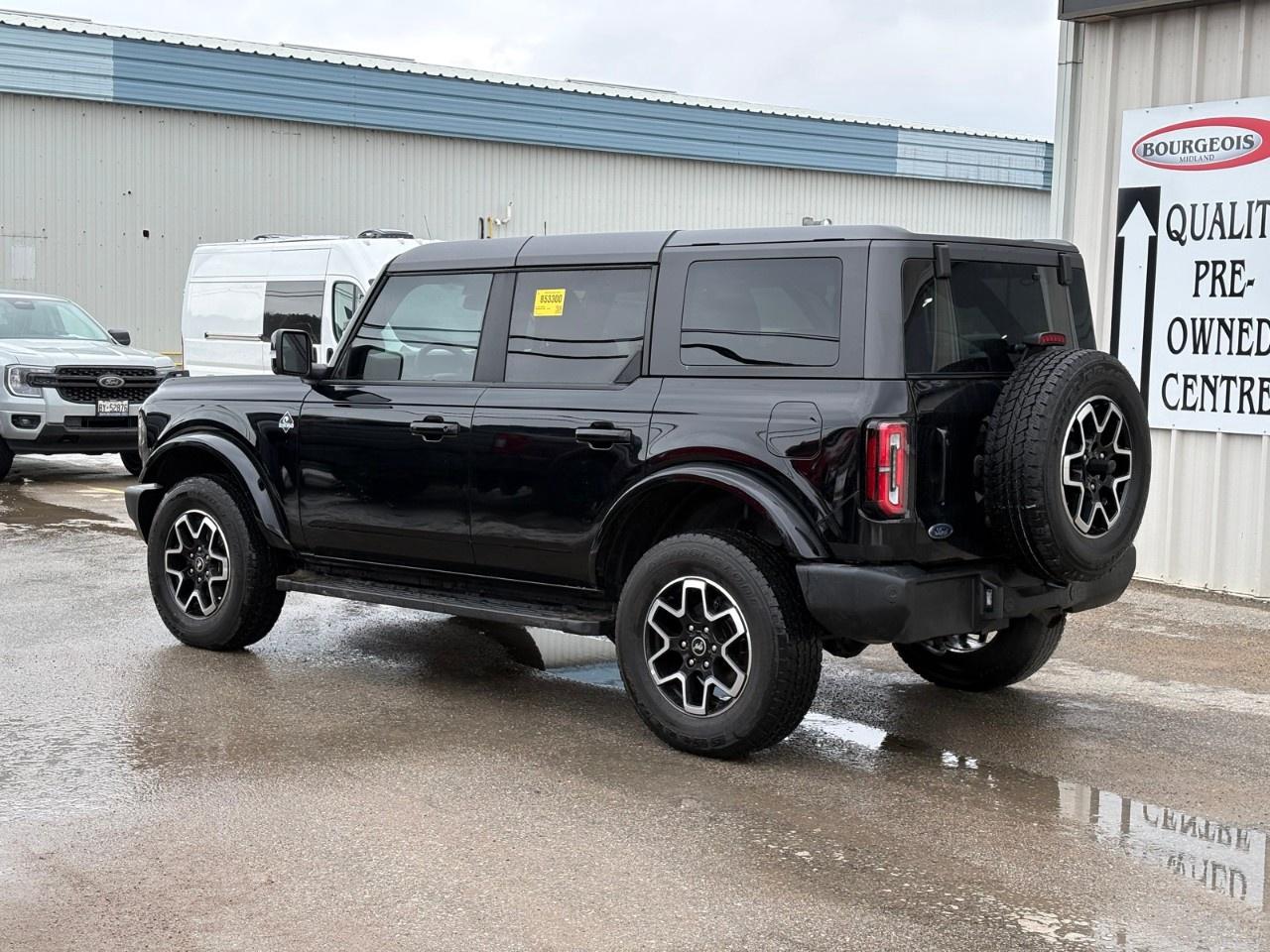 2024 Ford Bronco OUTER BANKS 4 DOOR 4X4 Photo