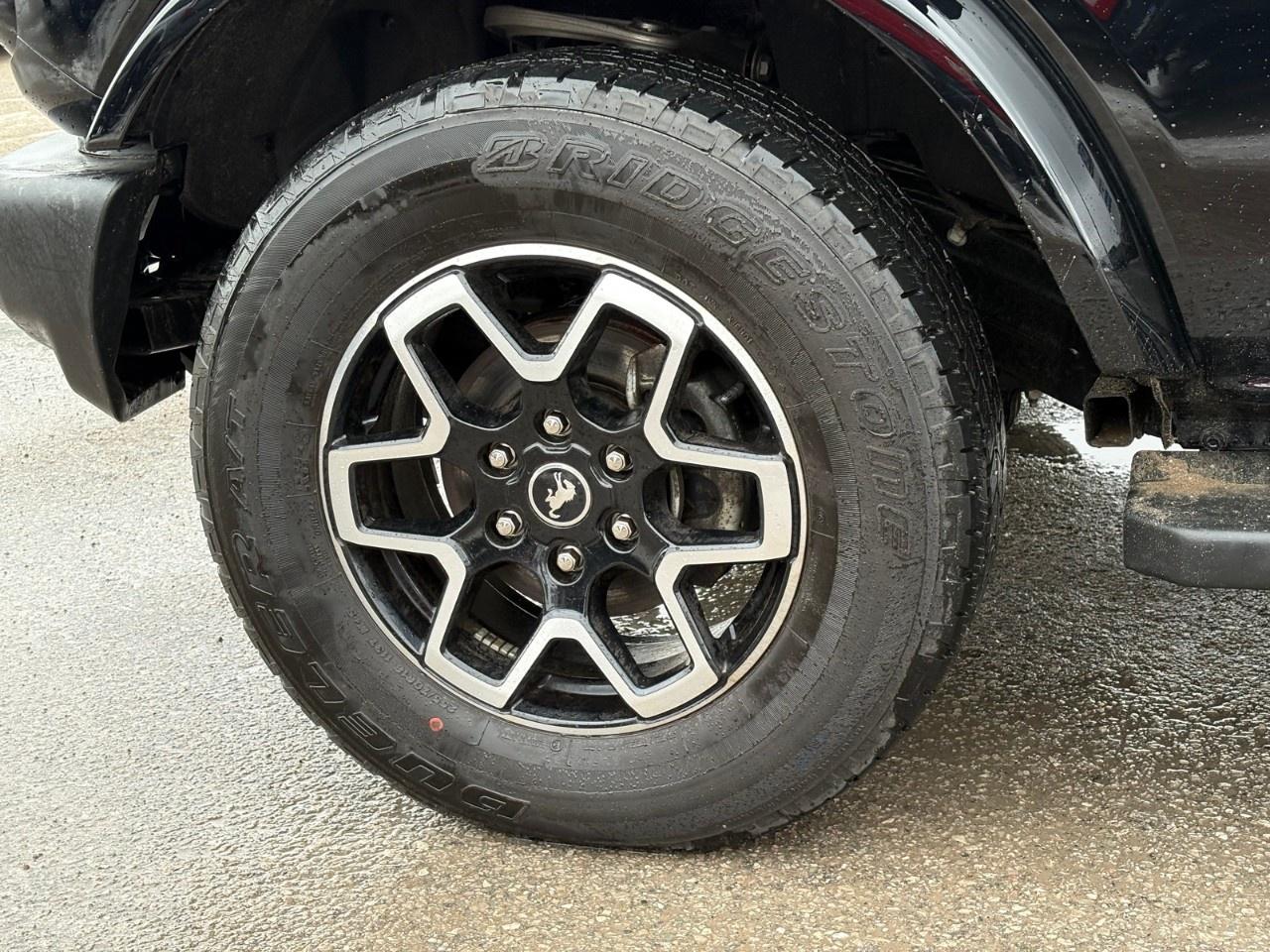 2024 Ford Bronco OUTER BANKS 4 DOOR 4X4 Photo