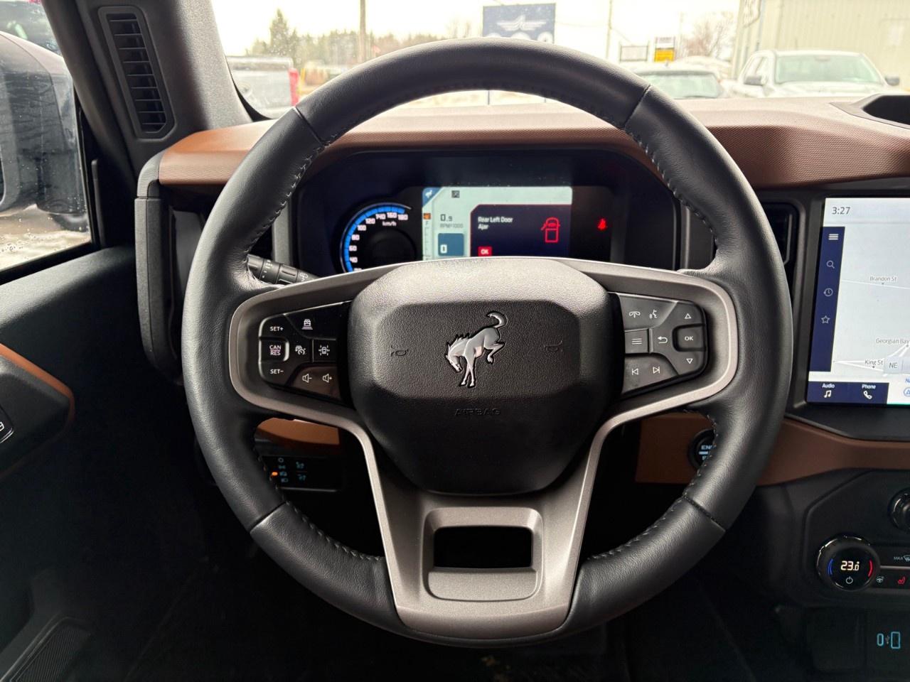 2024 Ford Bronco OUTER BANKS 4 DOOR 4X4 Photo