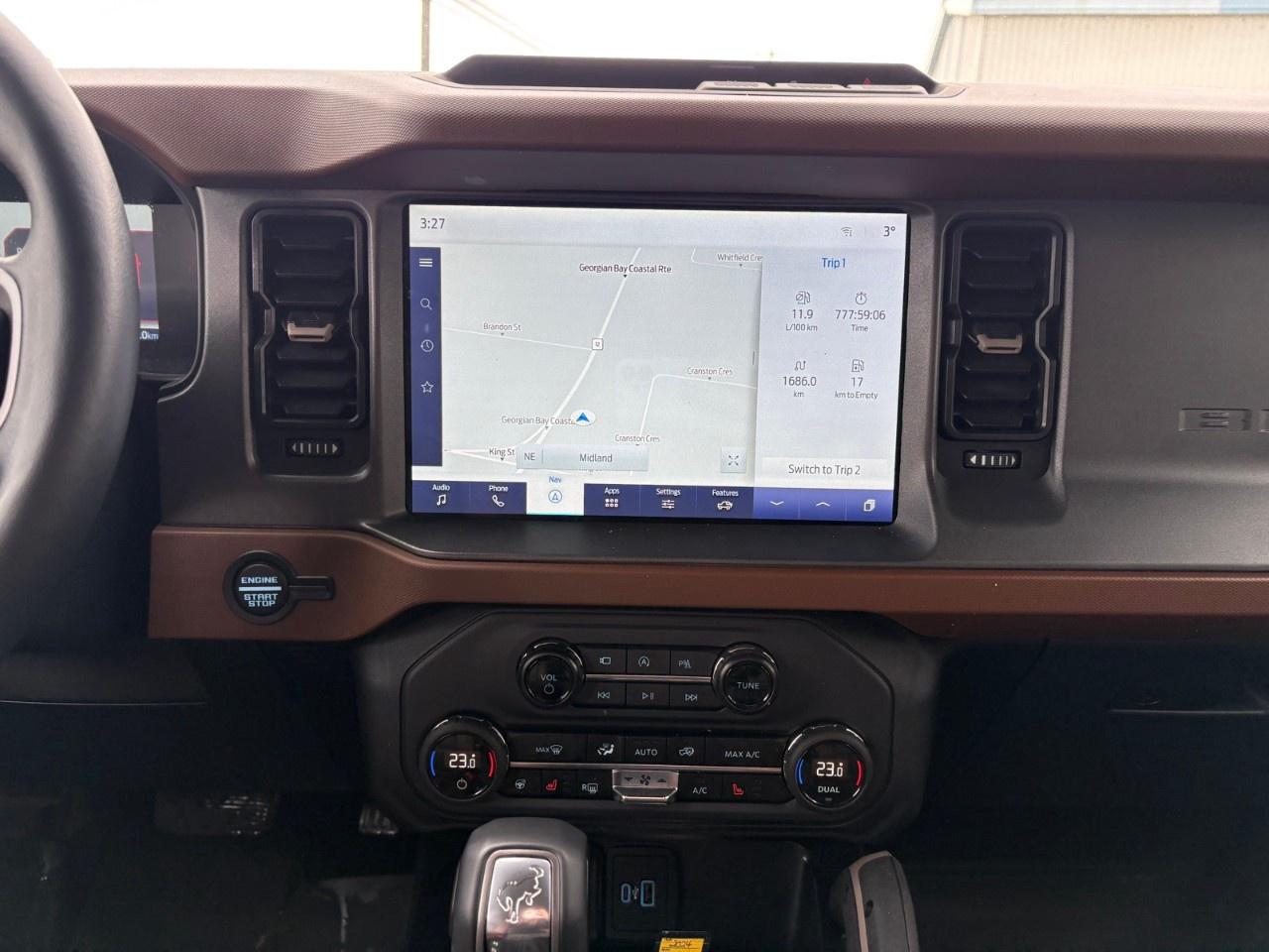 2024 Ford Bronco OUTER BANKS 4 DOOR 4X4 Photo