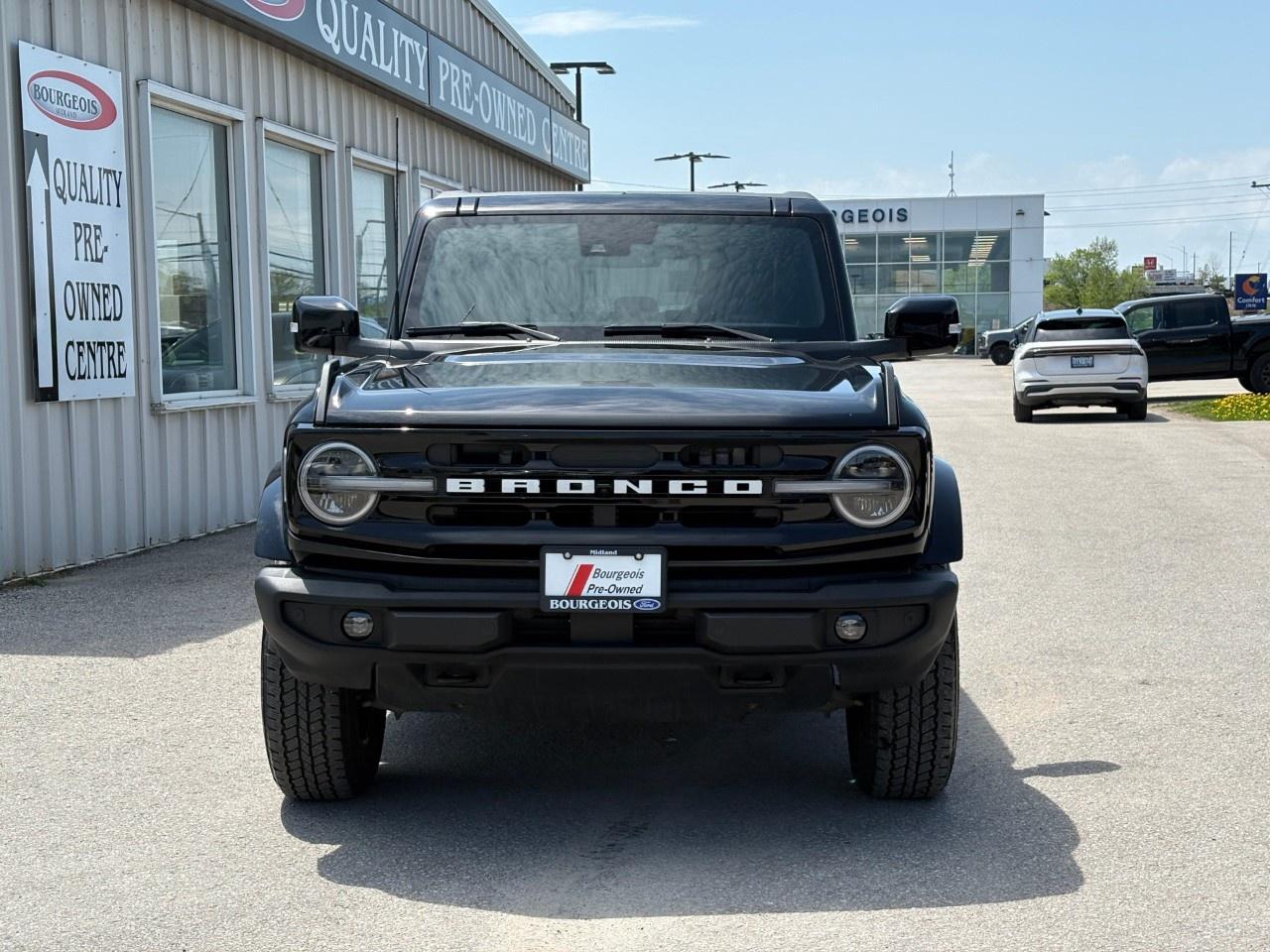 2024 Ford Bronco OUTER BANKS 4 DOOR 4X4 Photo2