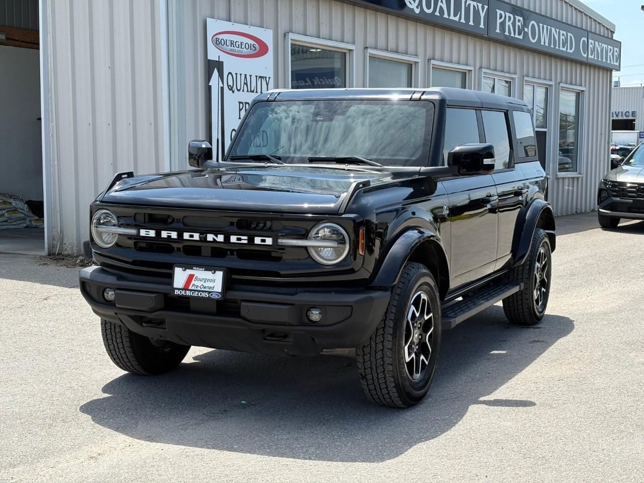 2024 Ford Bronco OUTER BANKS 4 DOOR 4X4 Photo