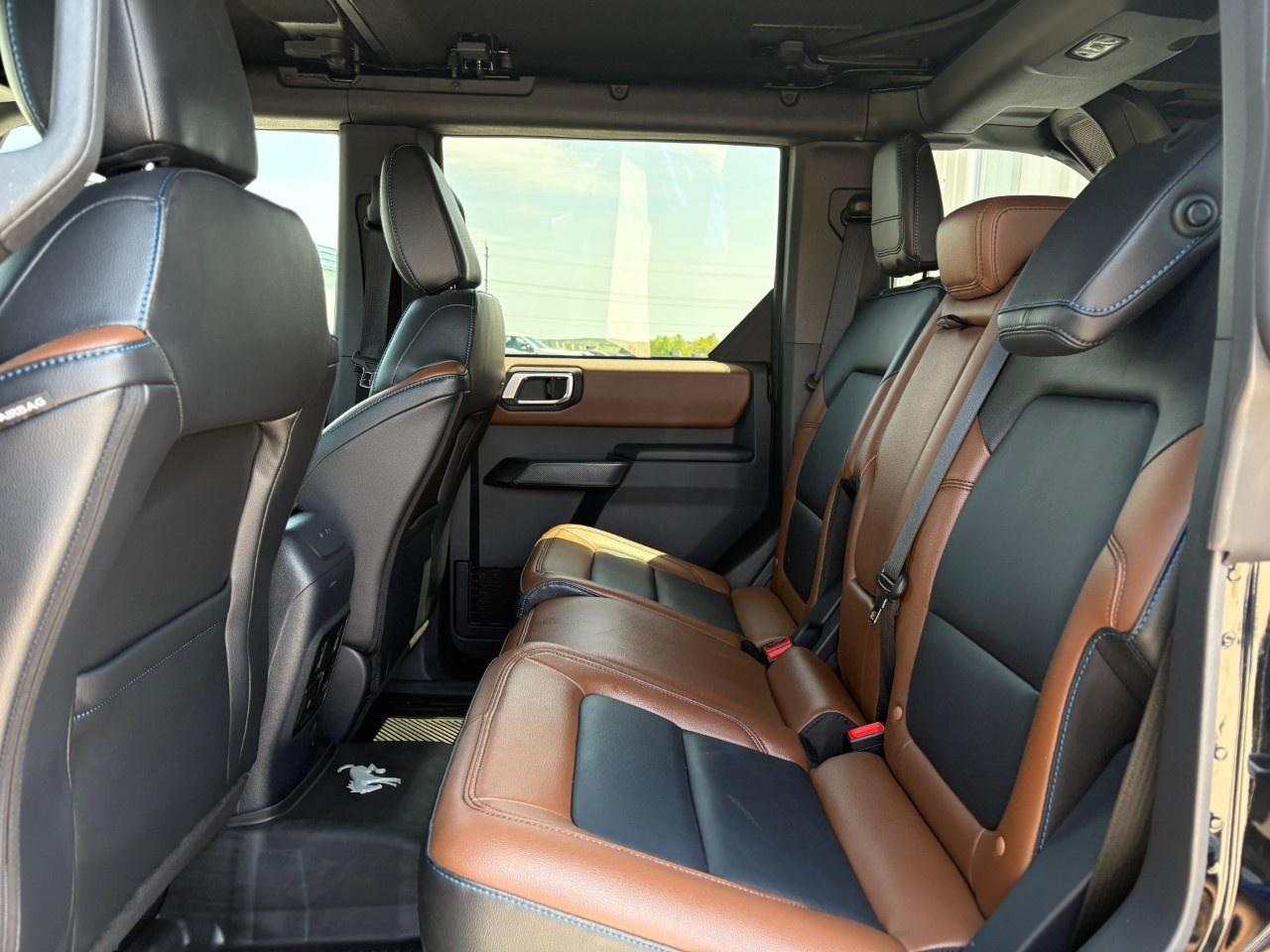 2024 Ford Bronco OUTER BANKS 4 DOOR 4X4 Photo