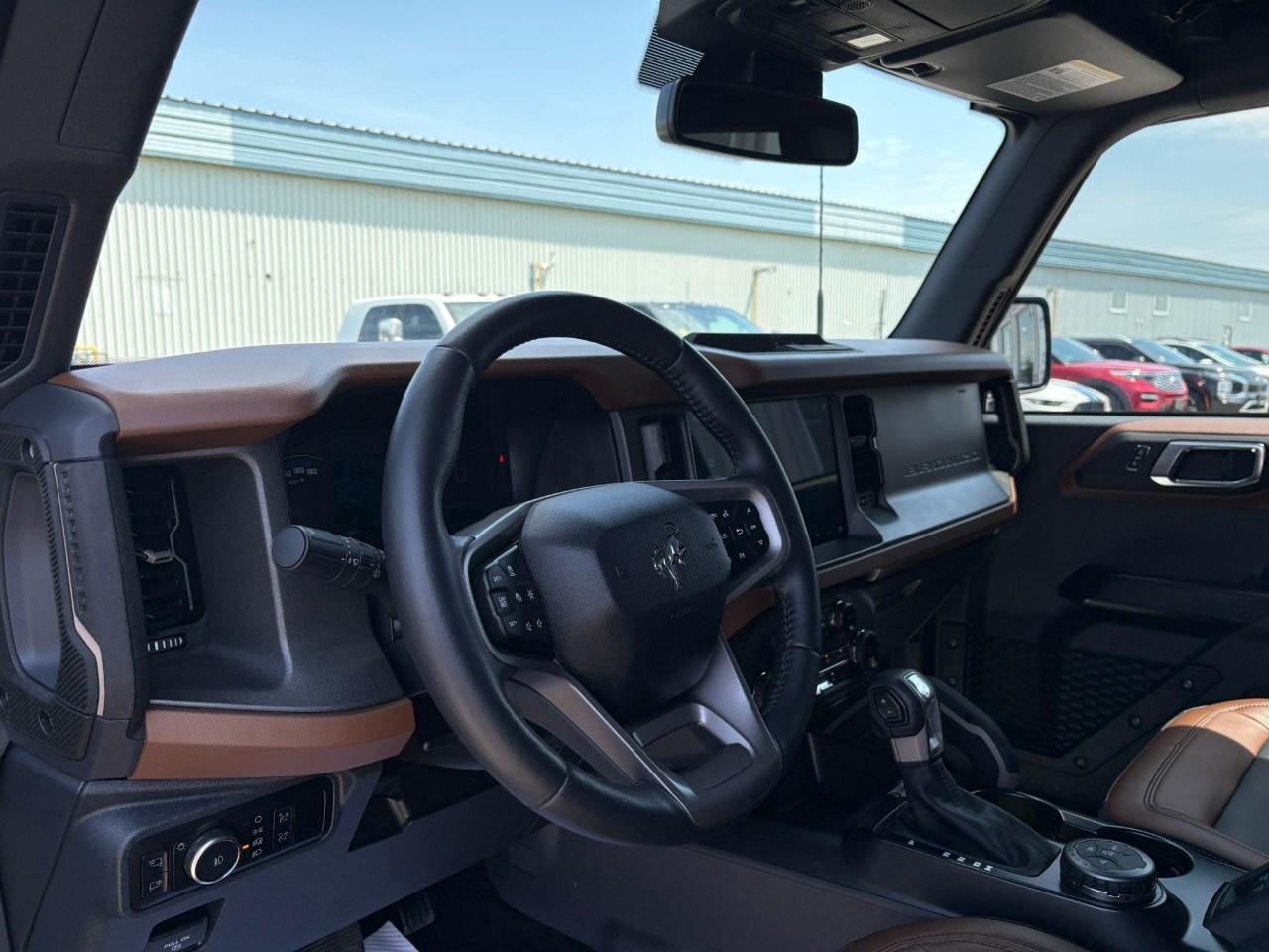 2024 Ford Bronco OUTER BANKS 4 DOOR 4X4 Photo