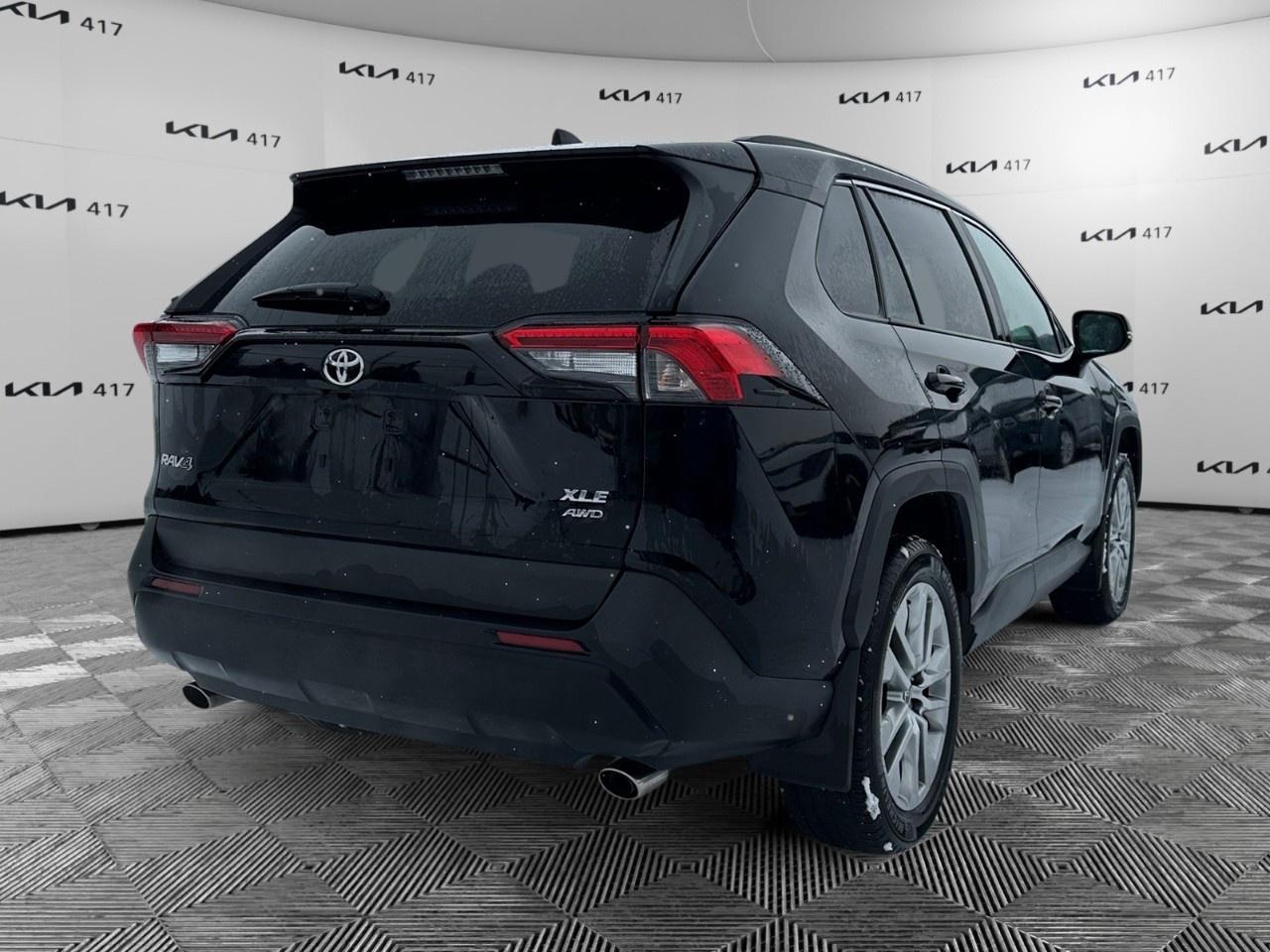 2025 Toyota RAV4 XLE AWD Photo4