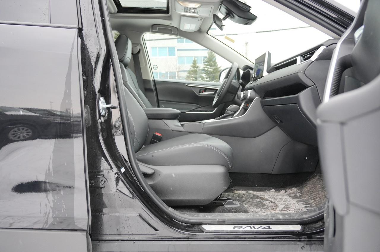 2025 Toyota RAV4 XLE AWD Photo