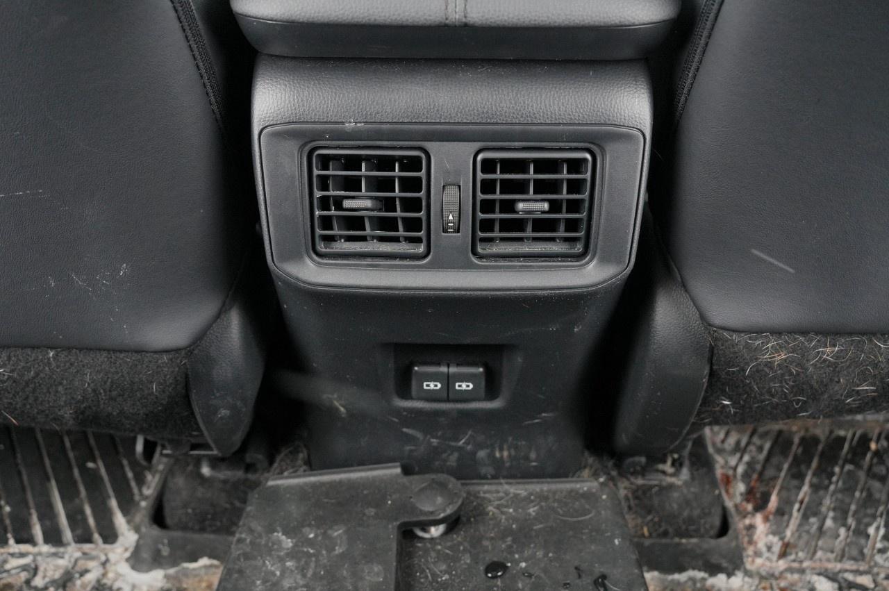 2025 Toyota RAV4 XLE AWD Photo