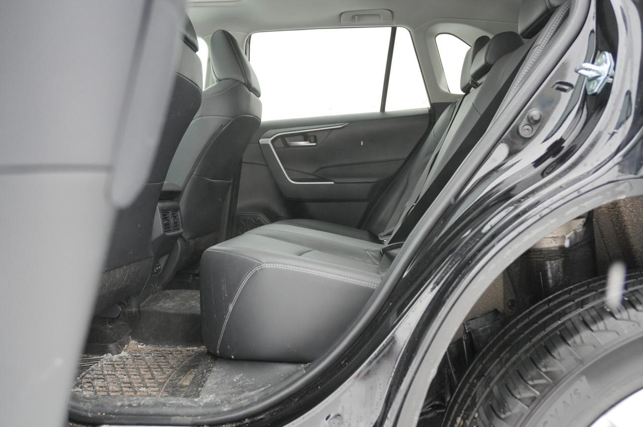 2025 Toyota RAV4 XLE AWD Photo