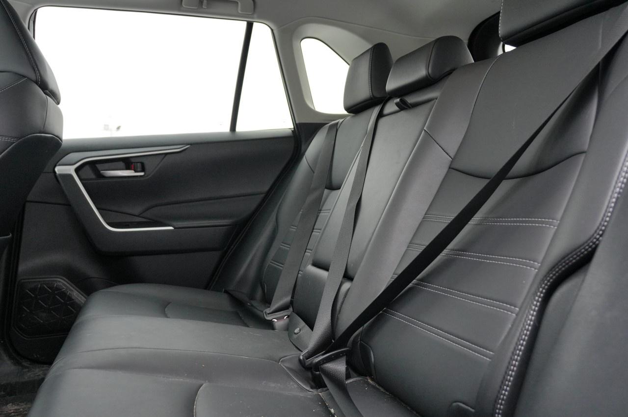 2025 Toyota RAV4 XLE AWD Photo