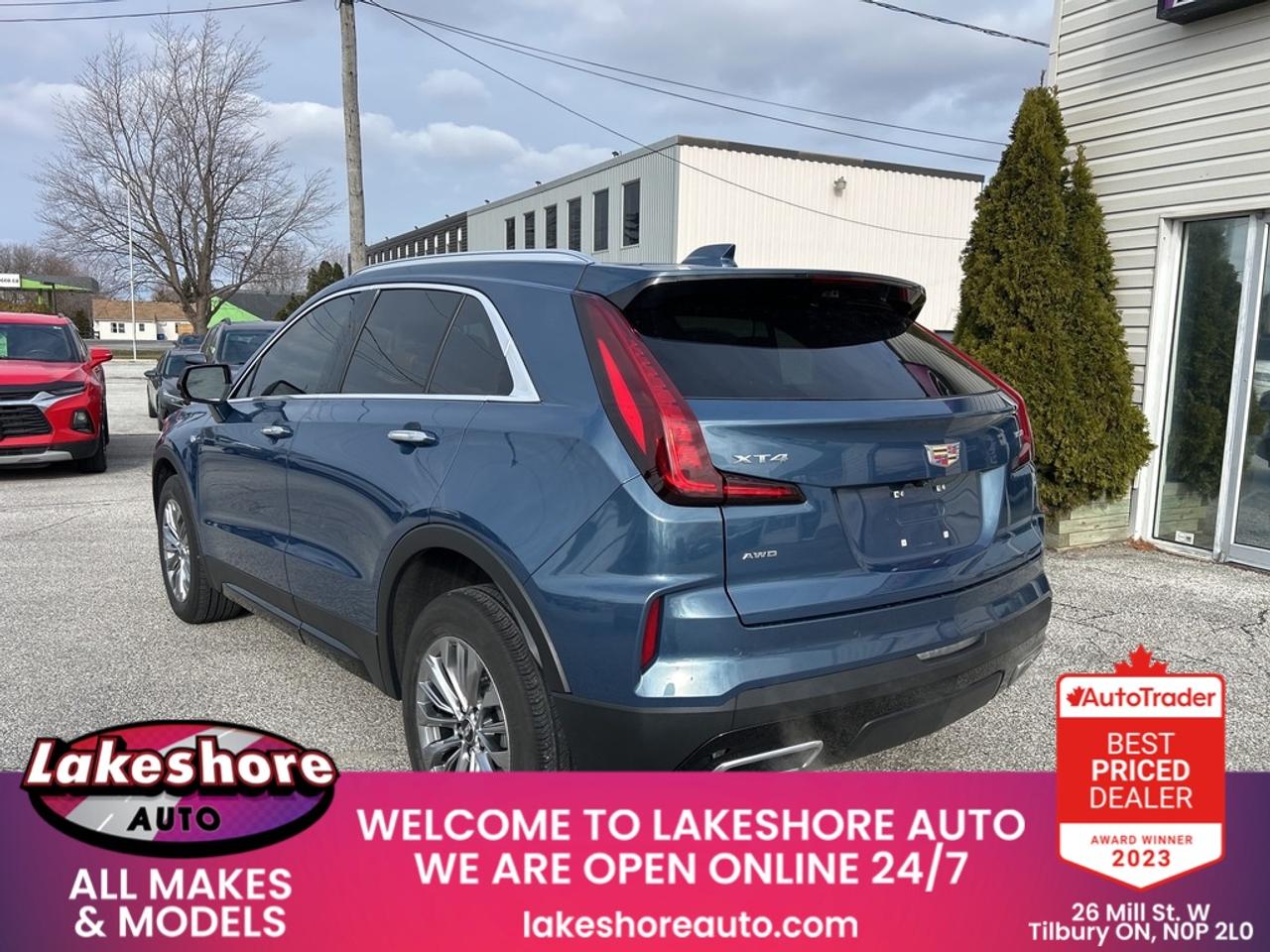 2024 Cadillac XT4 AWD Premium Luxury Photo2