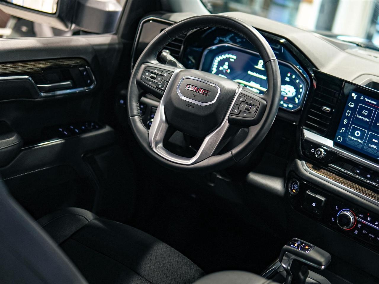 2024 GMC Sierra 1500 ELEVATION CREW CAB | 4X4 | PREF PKG | X31 PKG | NO ACCIDENTS Photo