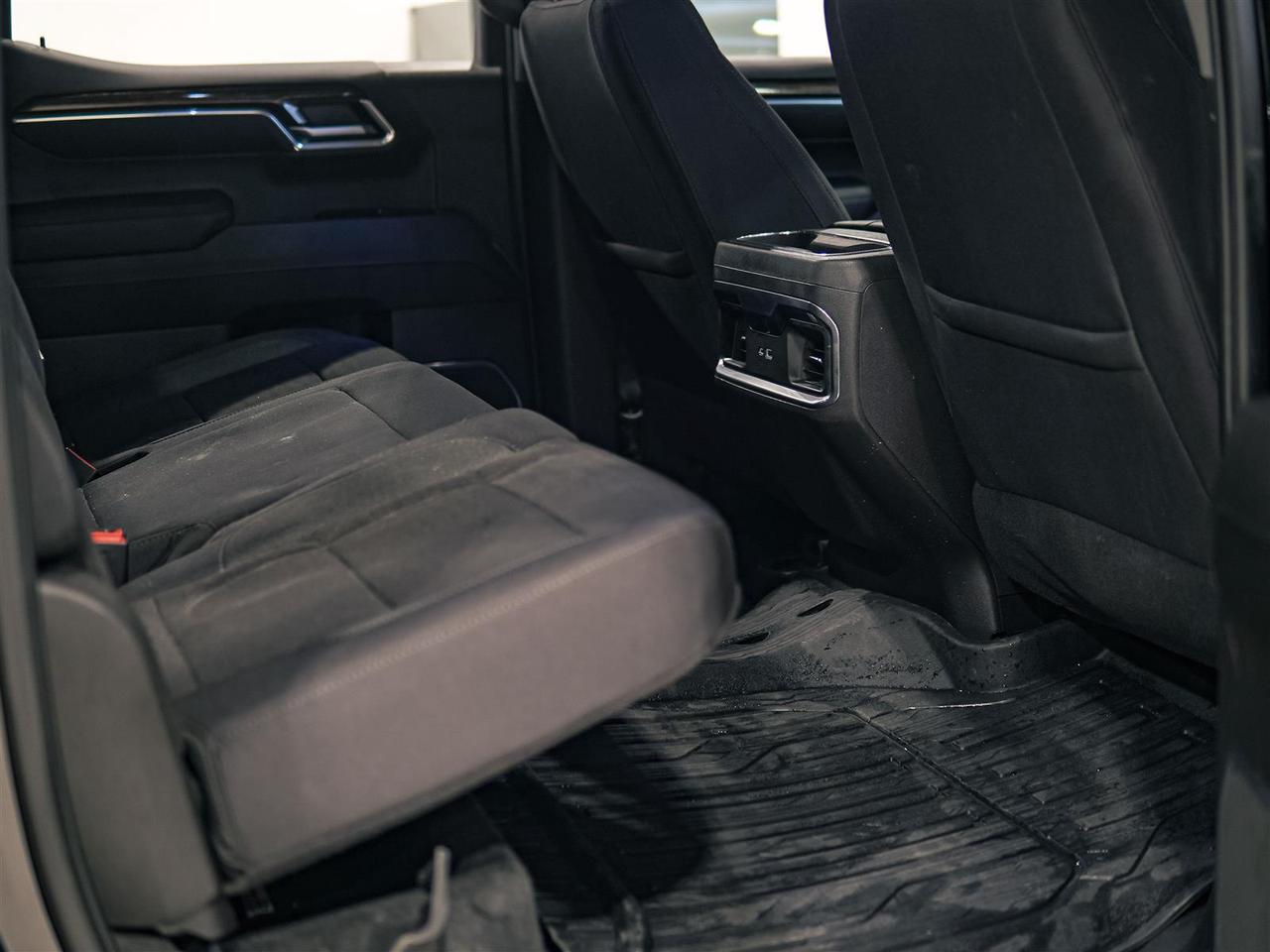 2024 GMC Sierra 1500 ELEVATION CREW CAB | 4X4 | PREF PKG | X31 PKG | NO ACCIDENTS Photo