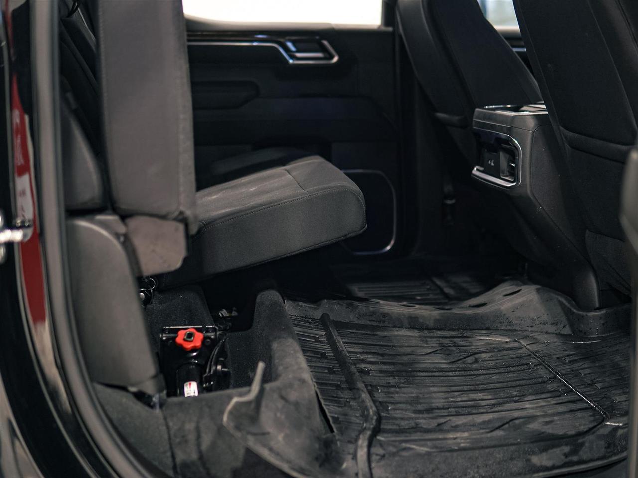2024 GMC Sierra 1500 ELEVATION CREW CAB | 4X4 | PREF PKG | X31 PKG | NO ACCIDENTS Photo
